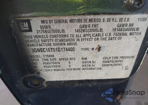 2001 Chevrolet Suburban Ls z USA, uszkodzony, nr VIN 3GNEC16T51G174400